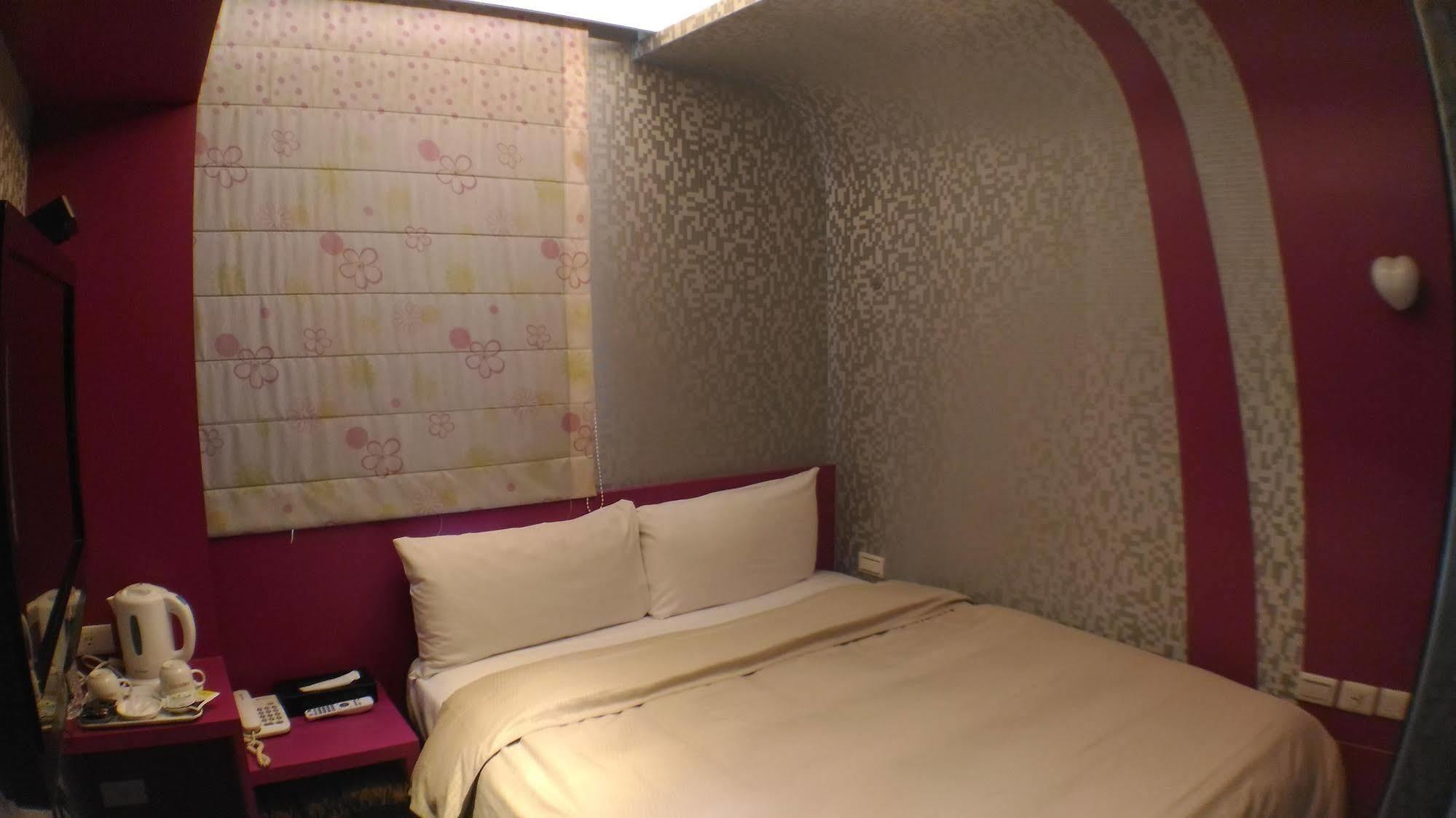 Lio Hotel - Ximending Тайпей Екстериор снимка